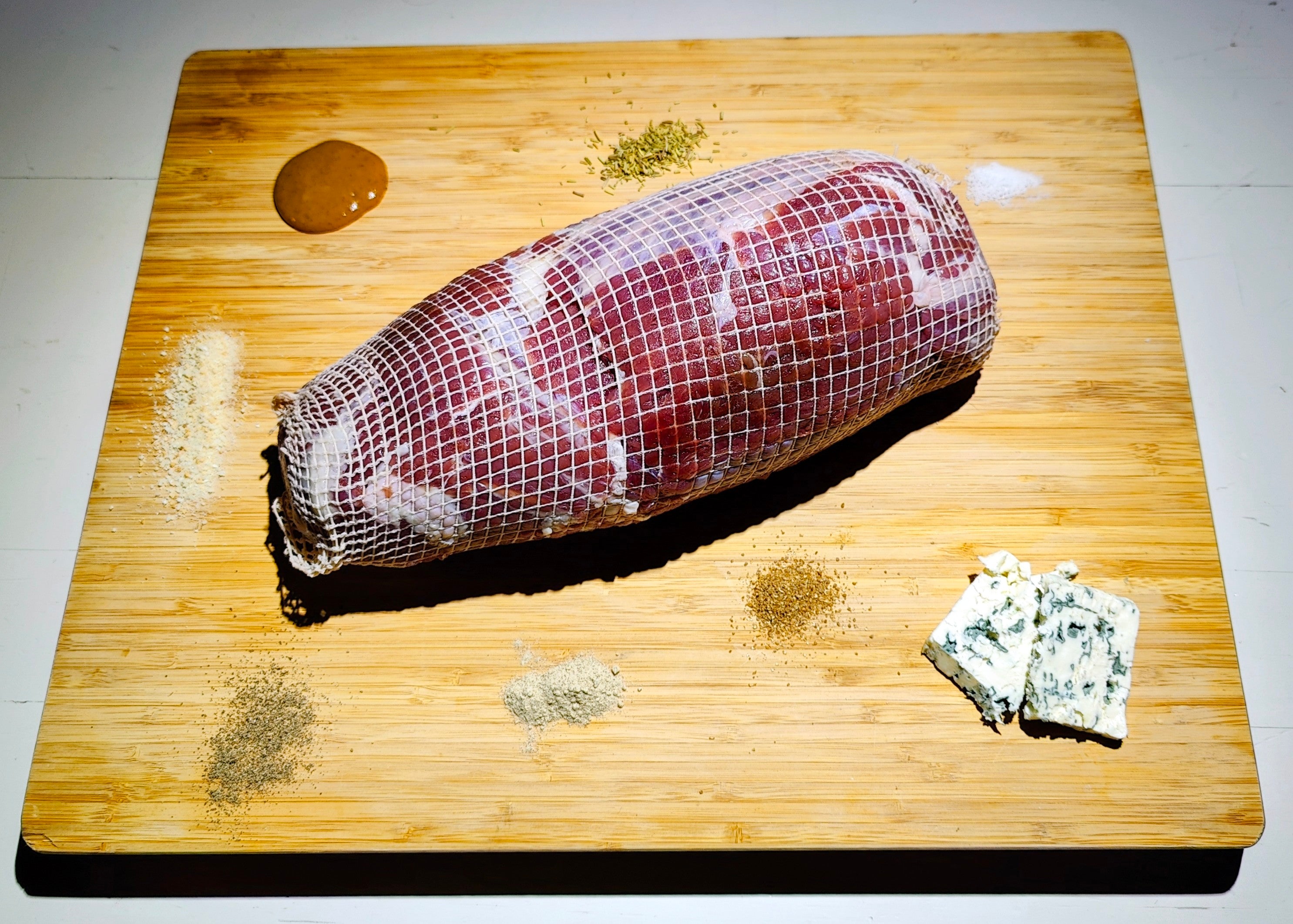 Villisian punasuolattu joulukinkku 34,50€/kg